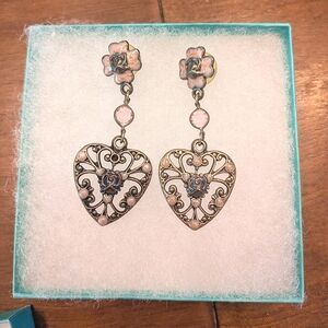 Vintage Gold Tone & Enamel Filigree Heart Post Dangle Earrings